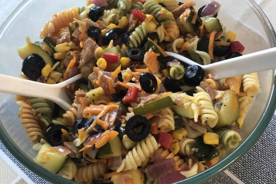 Nyári tésztasaláta grillezéshez